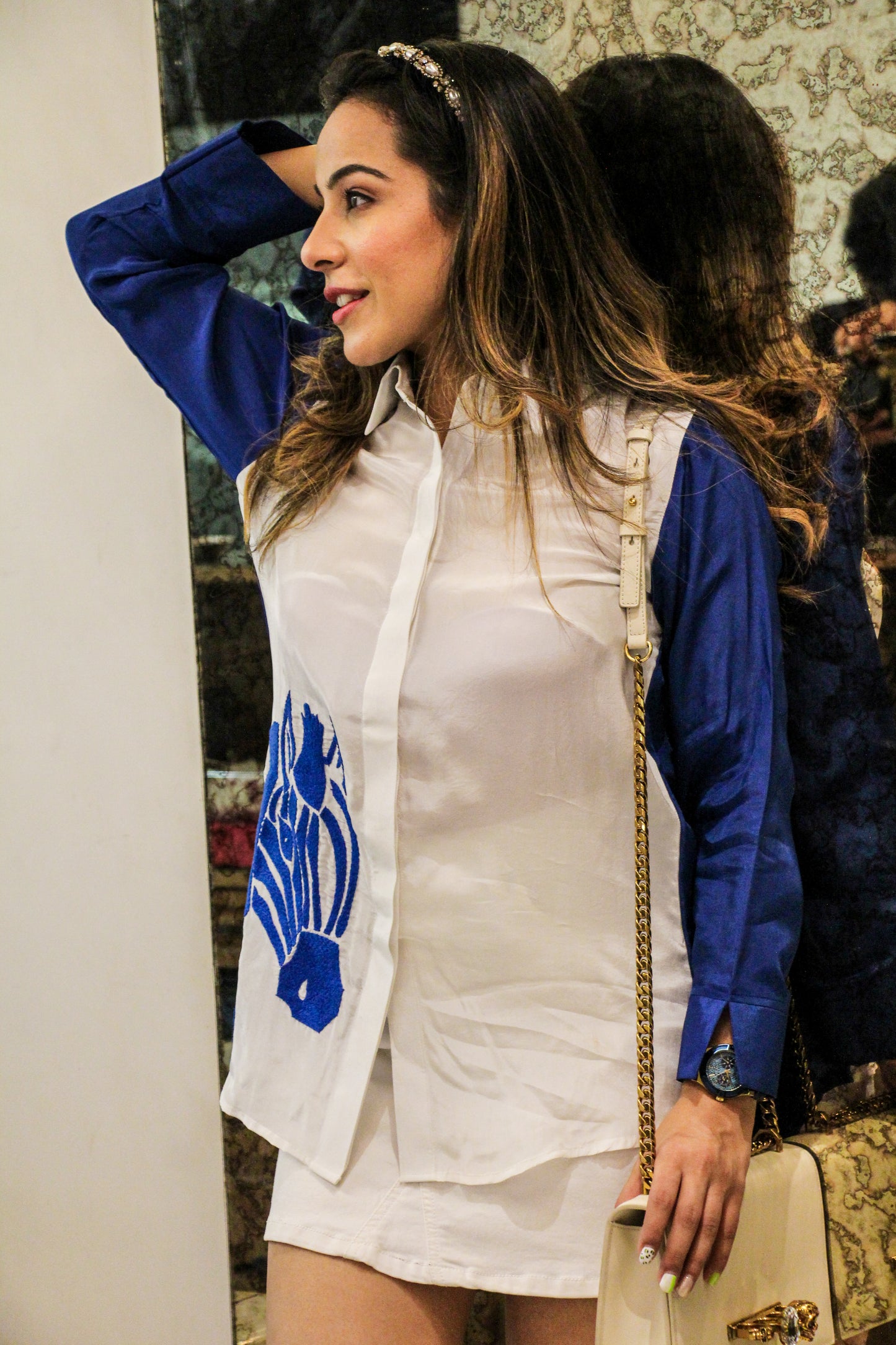 Front back contrast shirt